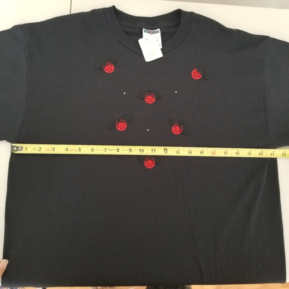 Vintage Black Ladybug T-shirt Size Large - Picture 11 of 12